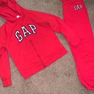 Gap jogging suit 🏃🏽‍♀️❤️